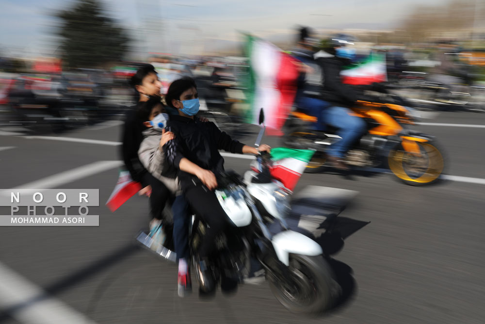 راهپیمایی 22 بهمن 1399 در تهران - عکس: محمد آسوری