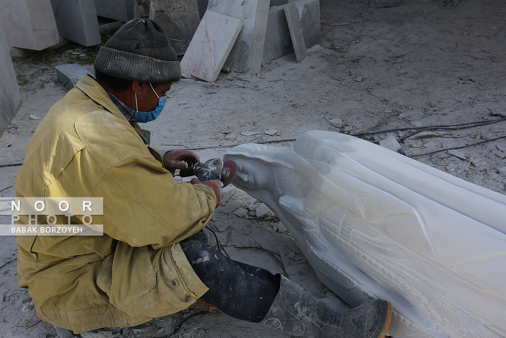 کارگاه ساخت مجسمه های سنگی در گورستان ارامنه تهران (بوراستان)