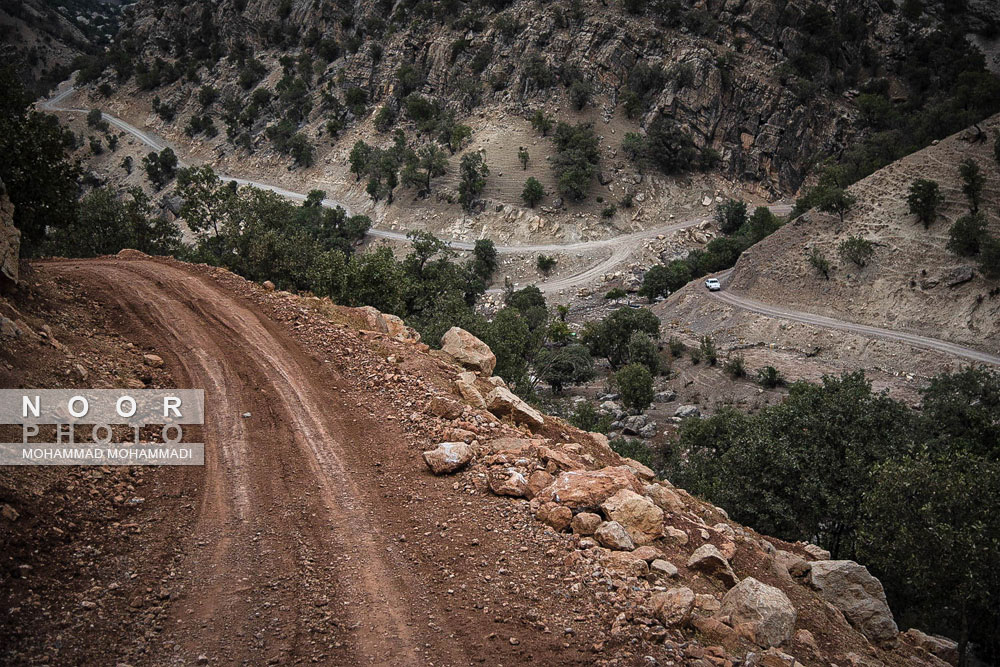 جاده های صعب العبور مناطق محروم ذلقی غربی شهرستان الیگودرز استان لرستان