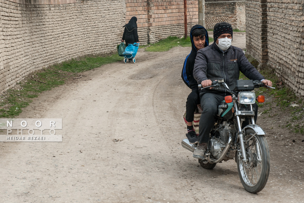 جابجایی بار و افراد بوسیله موتورسیکلت و وسایل باربری آسان در روستای کفشگیری گرگان