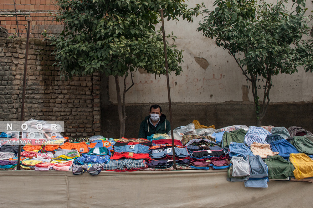 فروش لباس در دوشنبه بازار روستای کفشگیری گرگان