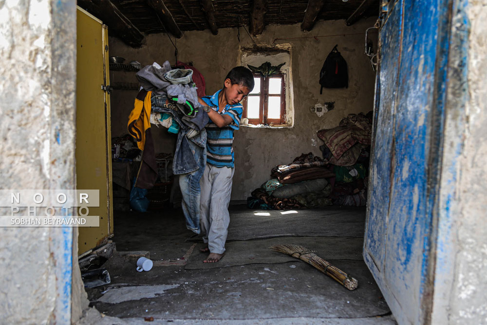 زندگی کودکان زباله گرد و فقیر در روستای پست دره شهر مراوه تپه استان گلستان