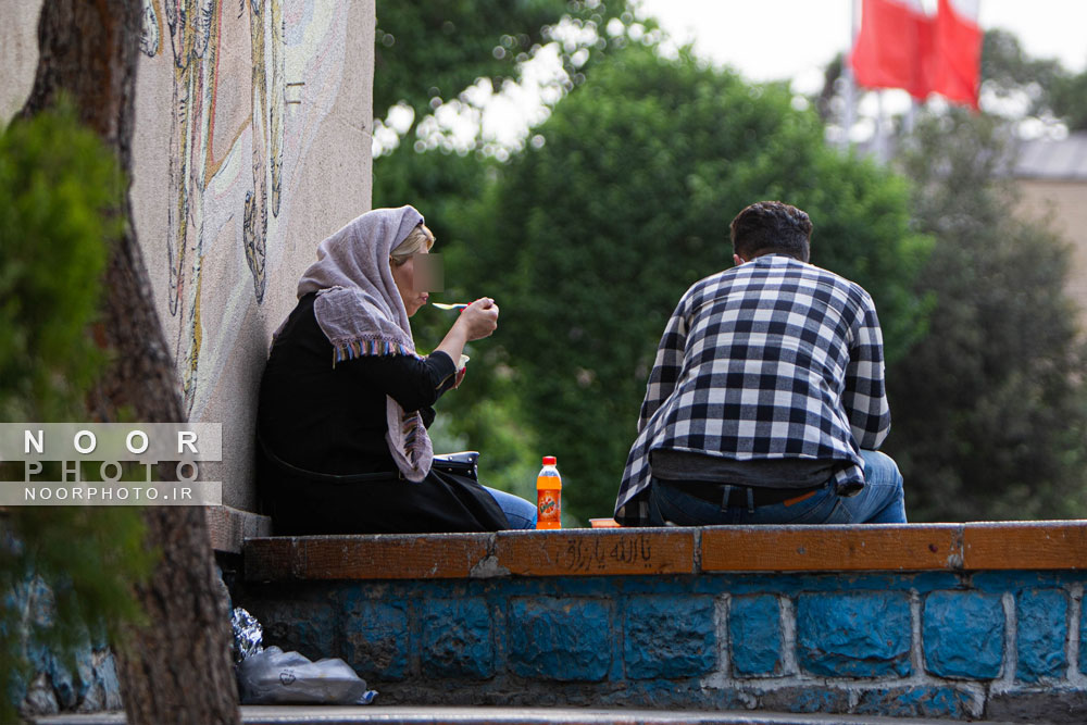 روزه خواری و حرمت شکنی در پارک دانشجو تهران