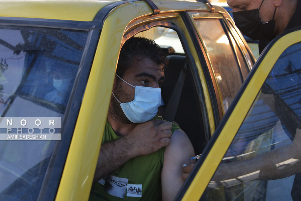 واکسیناسیون خودرویی ناوگان حمل و نقل عمومی  شیراز با واکسن ایرانی کوو برکت