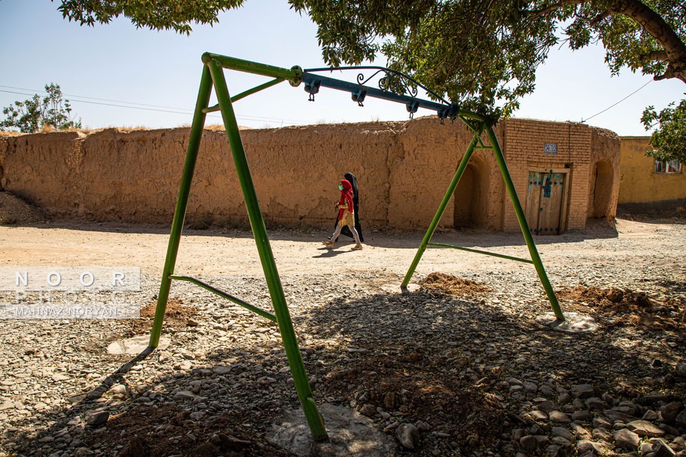 وسایل بازی و تفریح کودکان در روستاهای محروم نیشابور
