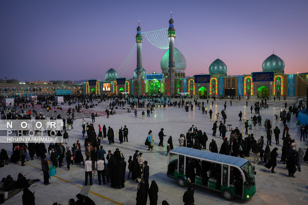 جشن میلاد حضرت مهدی (عج) در مسجد جمکران