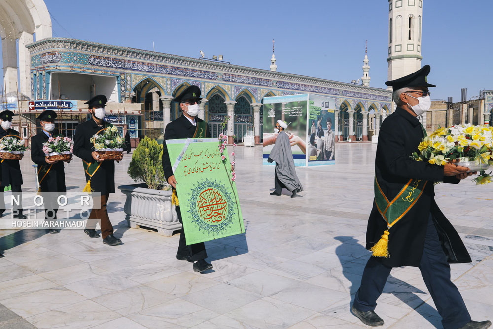 آیین شست و شوی گنبد و تعویض پرچم مسجد جمکران