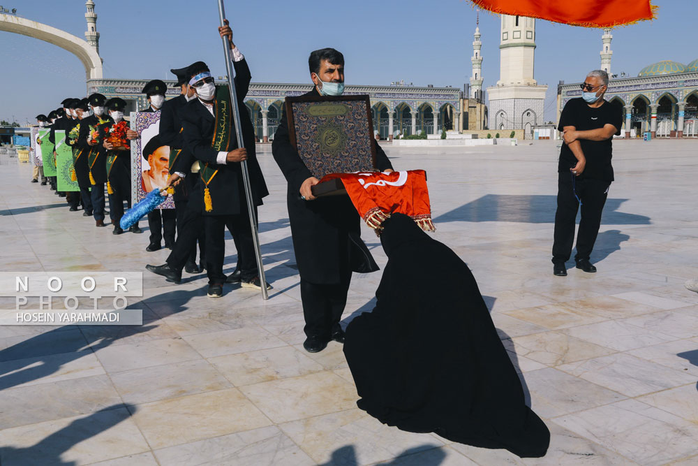 آیین شست و شوی گنبد و تعویض پرچم مسجد جمکران